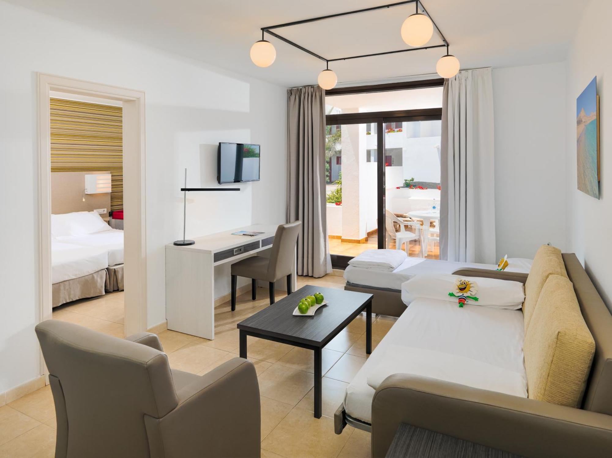 קוסטה טגוויסה H10 Suites Lanzarote Gardens מראה חיצוני תמונה