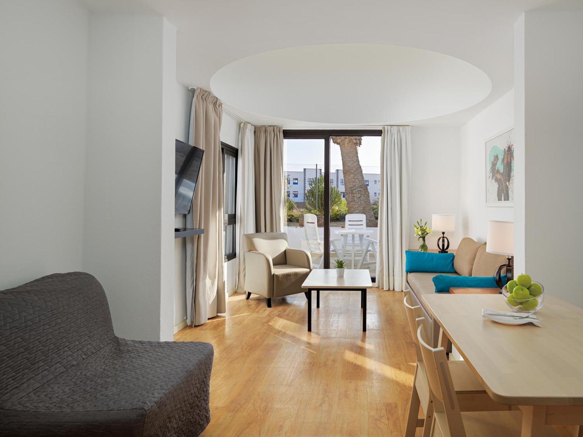 קוסטה טגוויסה H10 Suites Lanzarote Gardens מראה חיצוני תמונה